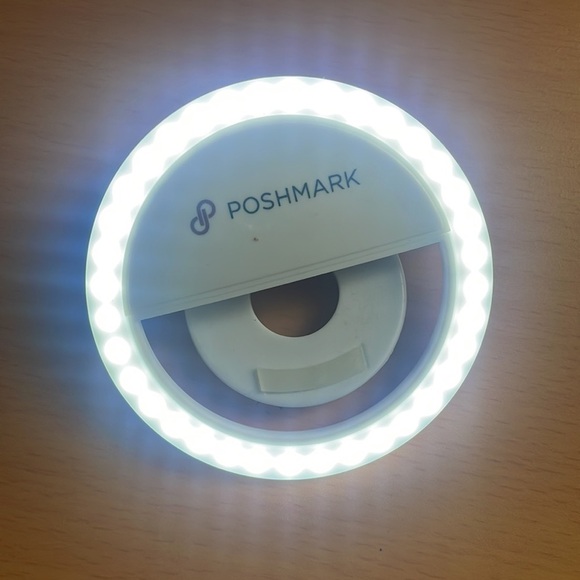 Poshmark Selfie Ring Light 3 Settings
Laptop Phone White Black PFF Poshfest - Picture 2 of 7